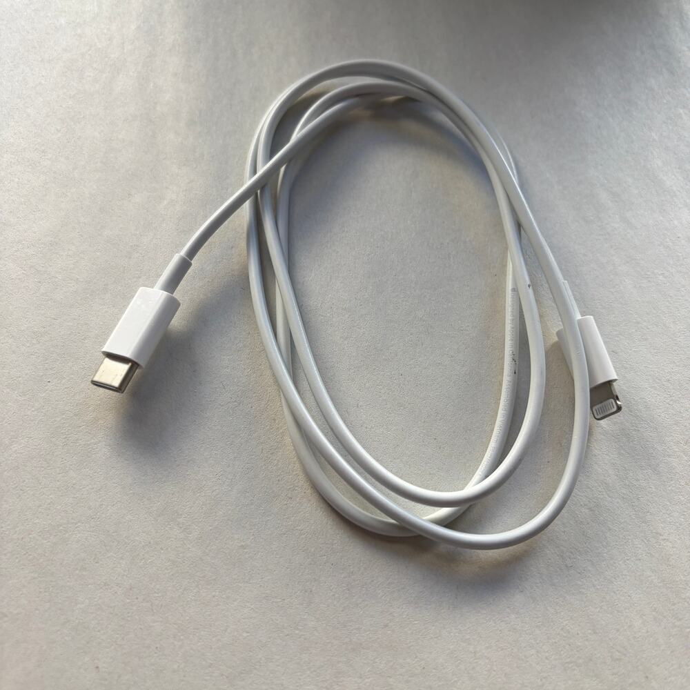 iPhone 12 Accessory Bundle Charging Lightning Cords Screen Protector Headphones - Picture 6 of 8
